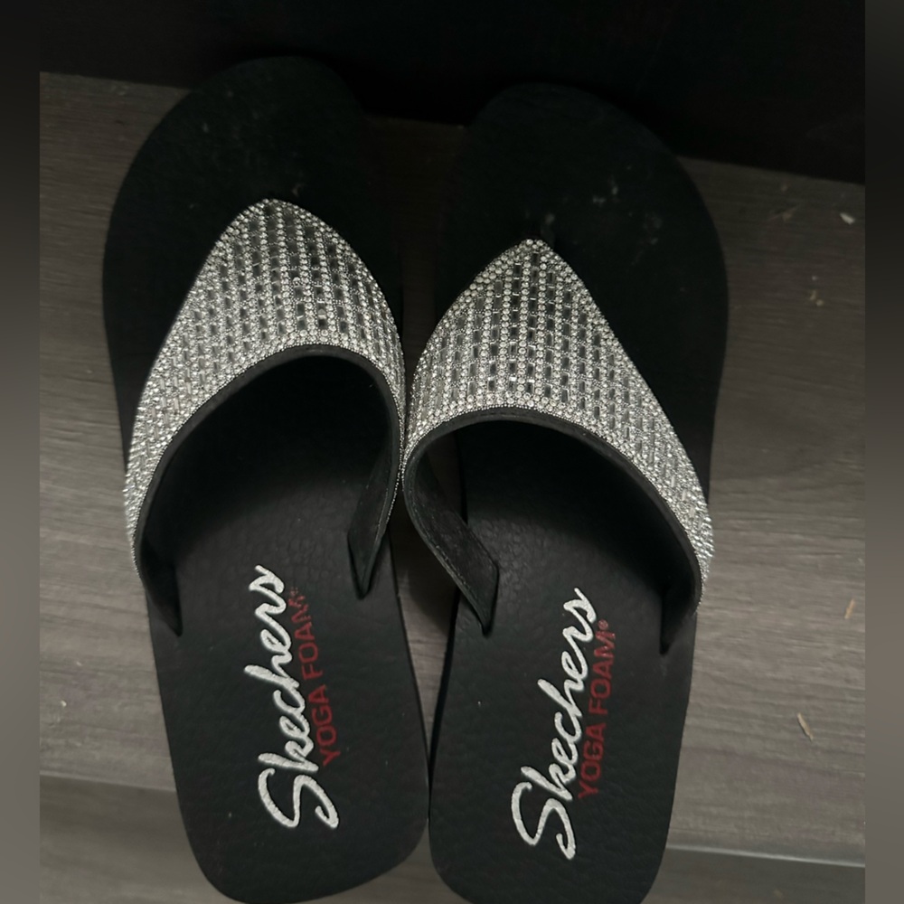 Skechers Black Sandal Flip Flops with Silver Rhinestone Straps